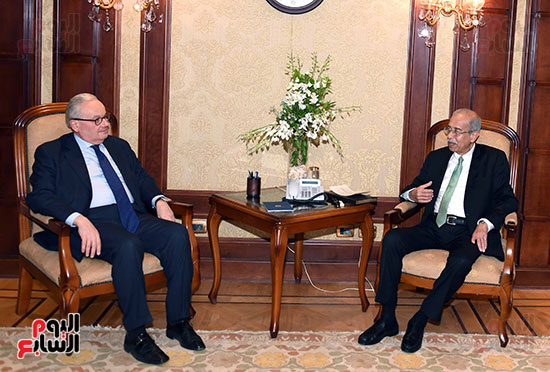 رئيس الوزراء يلتقى السفير الإيطالى بالقاهرة  (2)