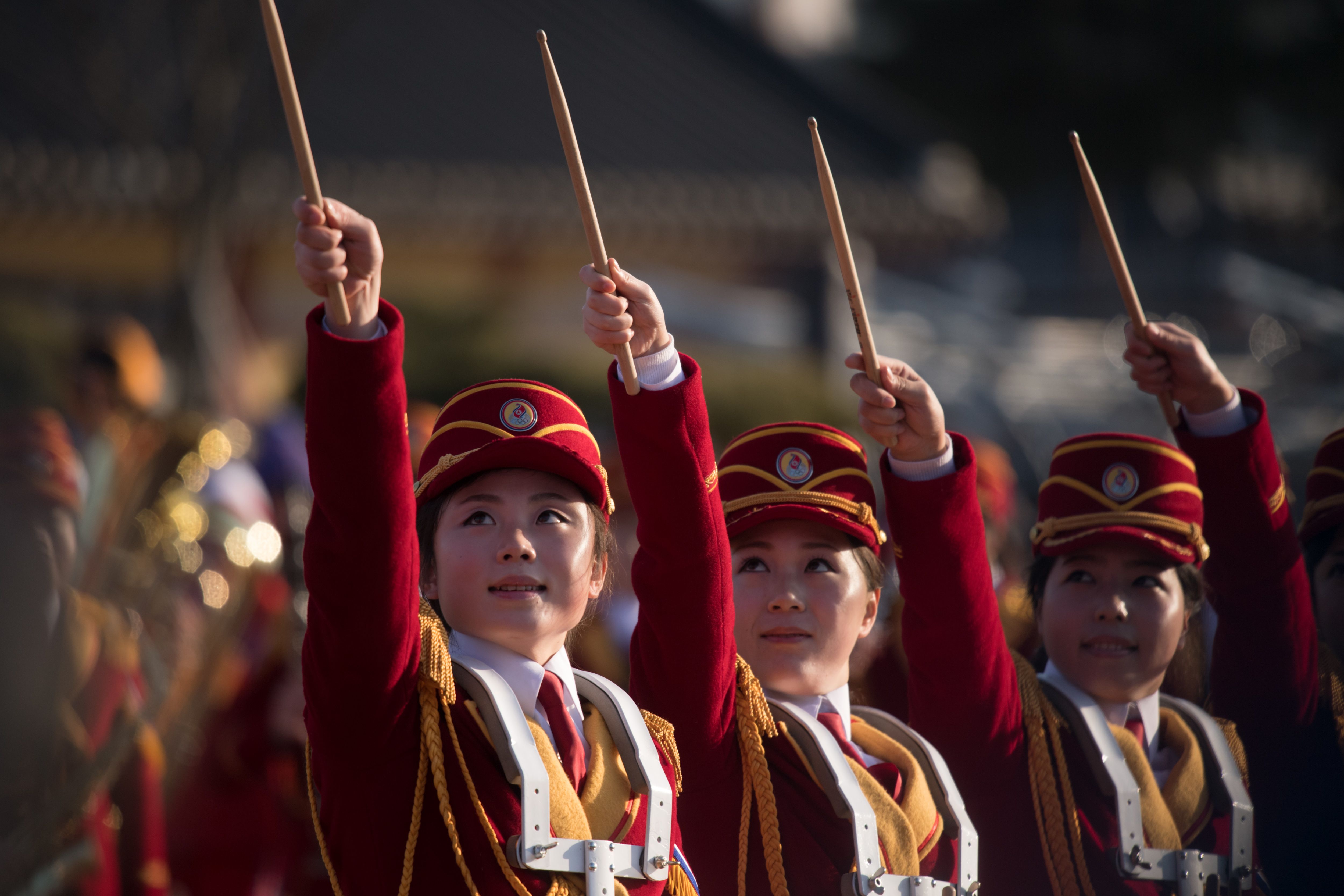 عروض موسيقية لحسناوات كوريا الشمالية فى الشطر الجنوبى