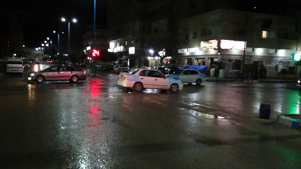 شوارع مدينة مرسى مطروح وقت سقوط الأمطار