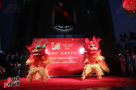 إضاءة برج القاهرة باللون الأحمر احتفالا بعيد الربيع الصينى (19)
