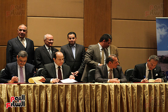 توقيع مذكرة تفاهم بشأن تأسيس شركة مساهمة مصرية لإدارة المخلفات (7)