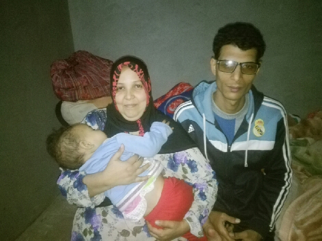 3-أحمد وزوجته وطفله