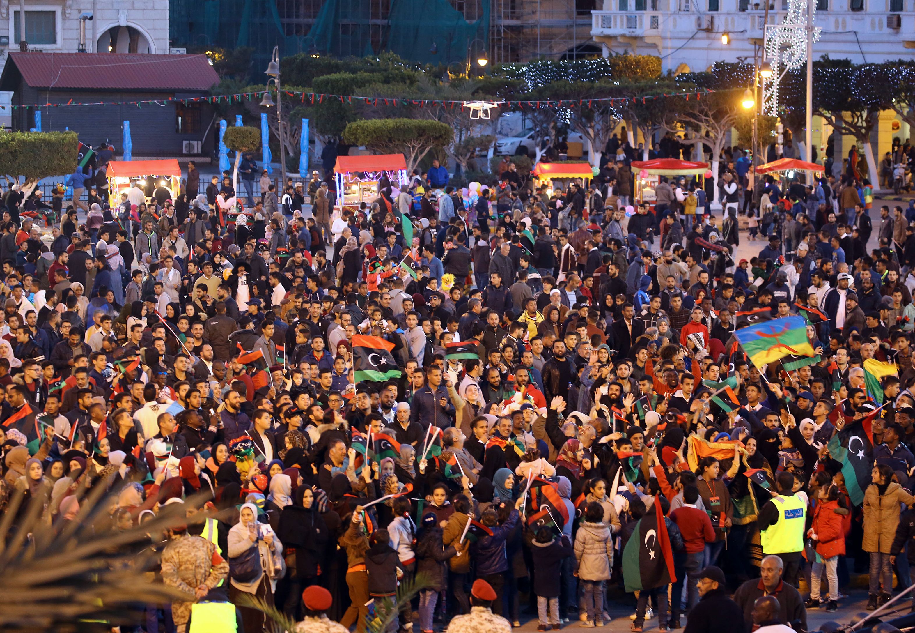 الشعب الليبى يحتفل بذكرى الثورة 