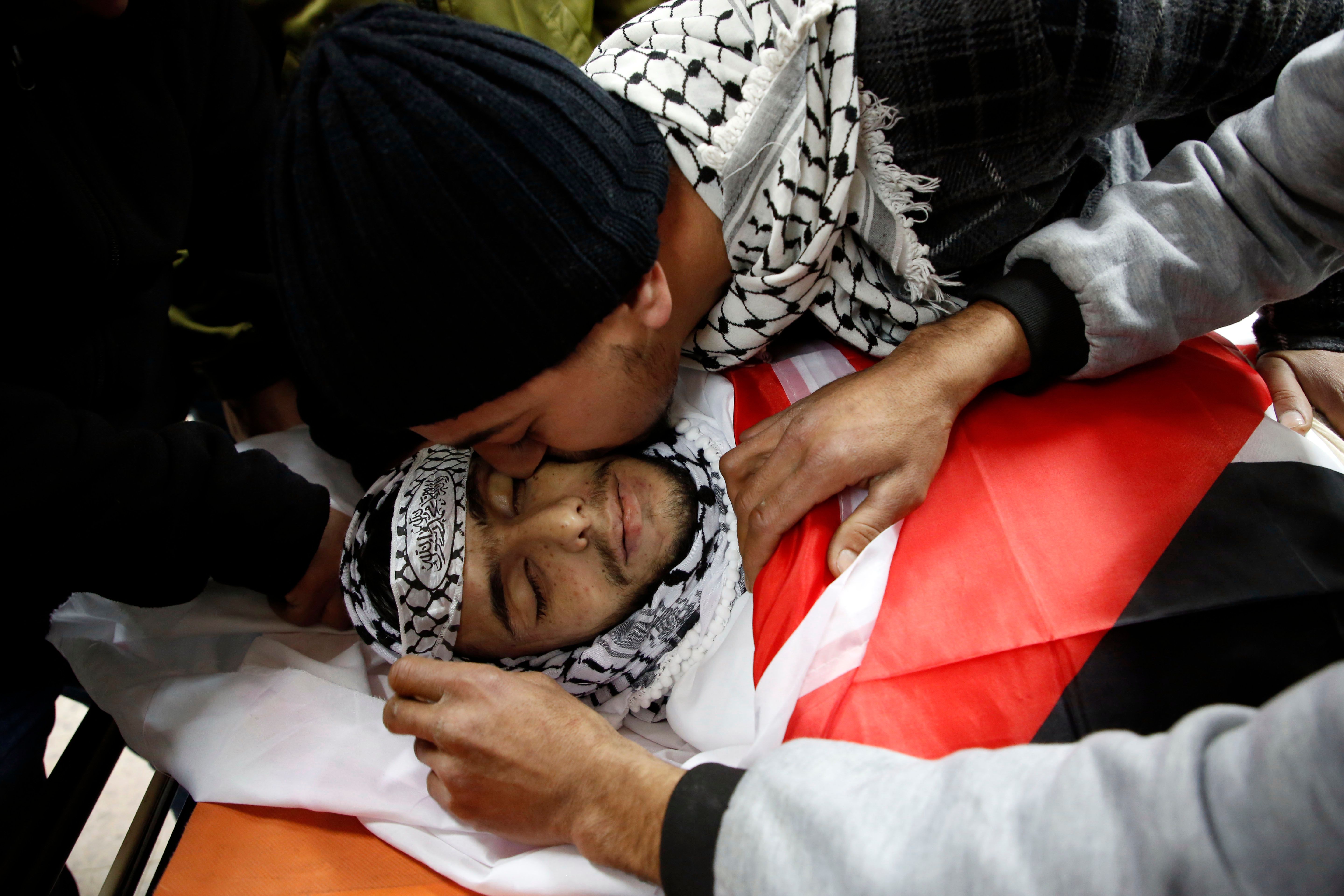 تشييع جثمان الشهيد الفلسطينى حمزة زمارة