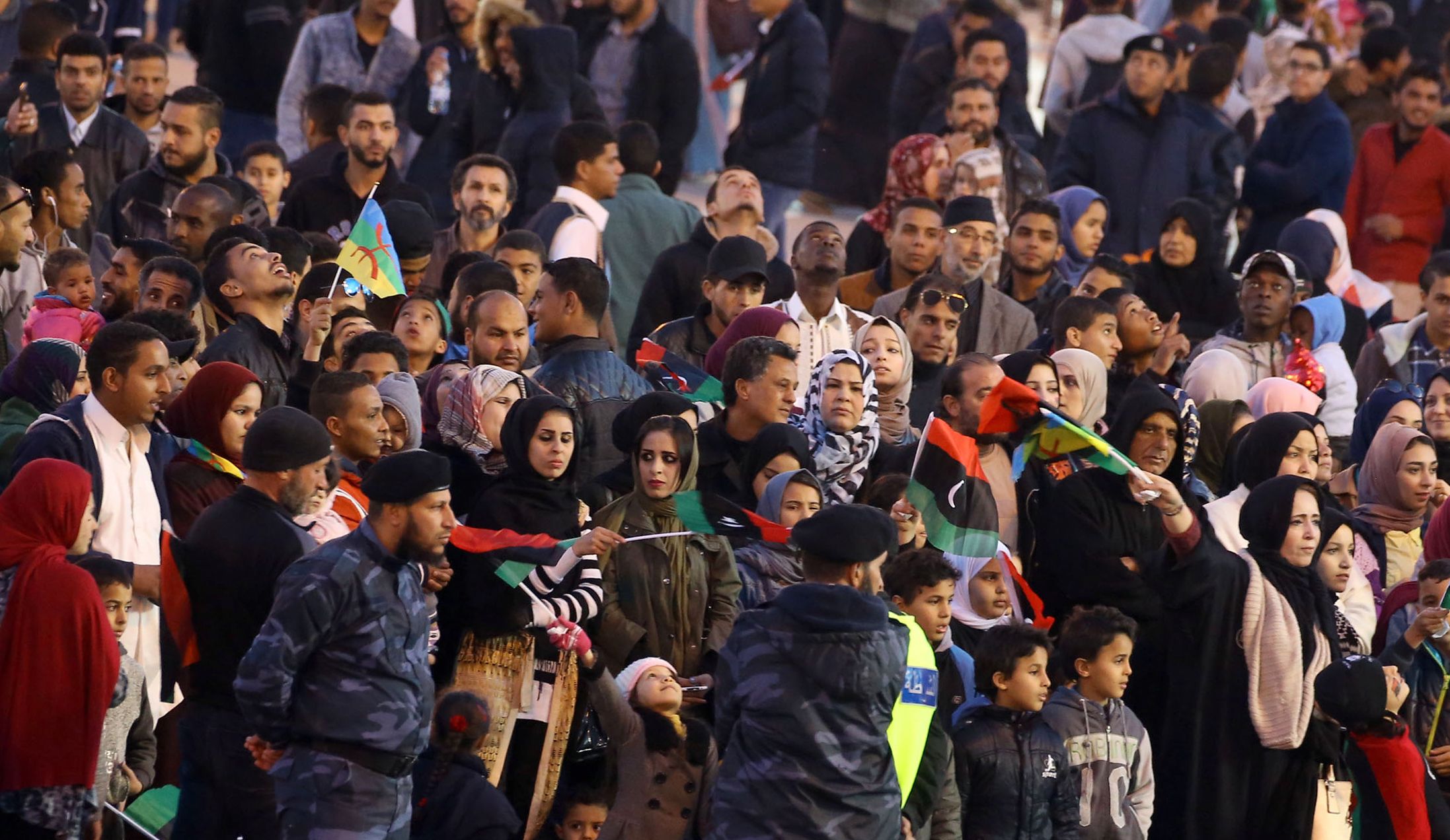 الأعلام الليبية خلال الاحتفالات 