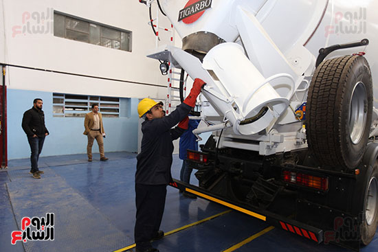 العصار وعدد من الوزراء يفتتحون خط إنتاج الشاحنات ماز بشركة حلوان للآلات  (30)