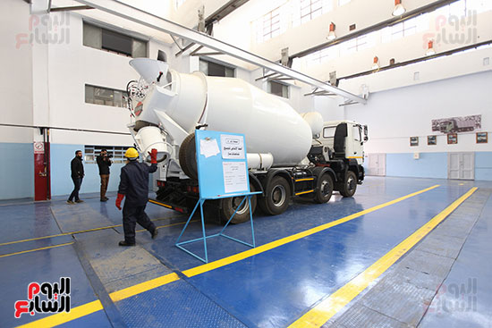 العصار وعدد من الوزراء يفتتحون خط إنتاج الشاحنات ماز بشركة حلوان للآلات  (29)