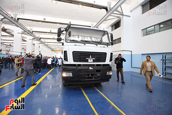 العصار وعدد من الوزراء يفتتحون خط إنتاج الشاحنات ماز بشركة حلوان للآلات  (31)