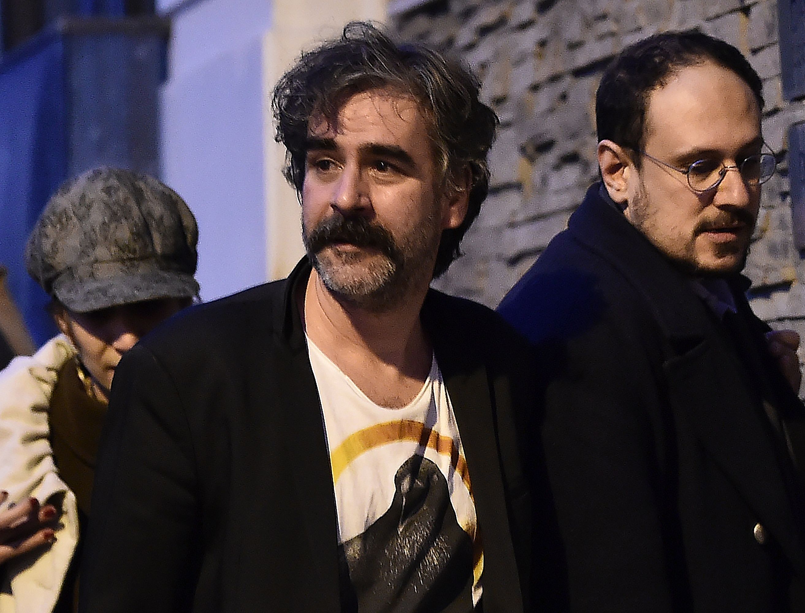 الصحفي الألماني التركي دينيز يوسيل يغادر منزله في اسطنبول