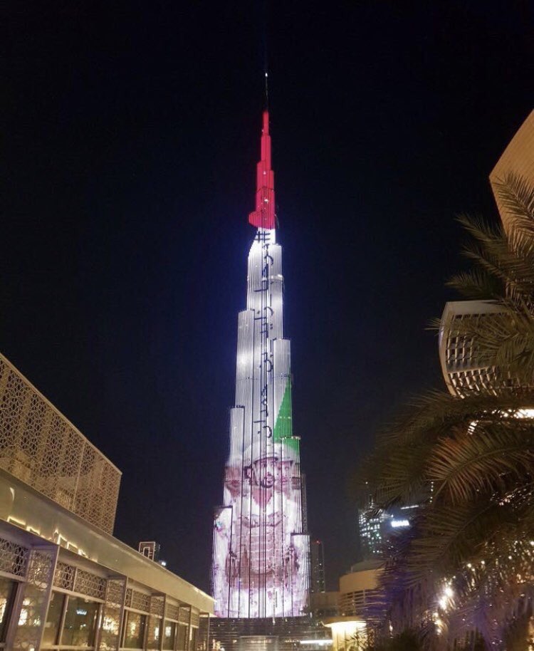 برج خليفة يكتسى بصورة حمدان بن زايد