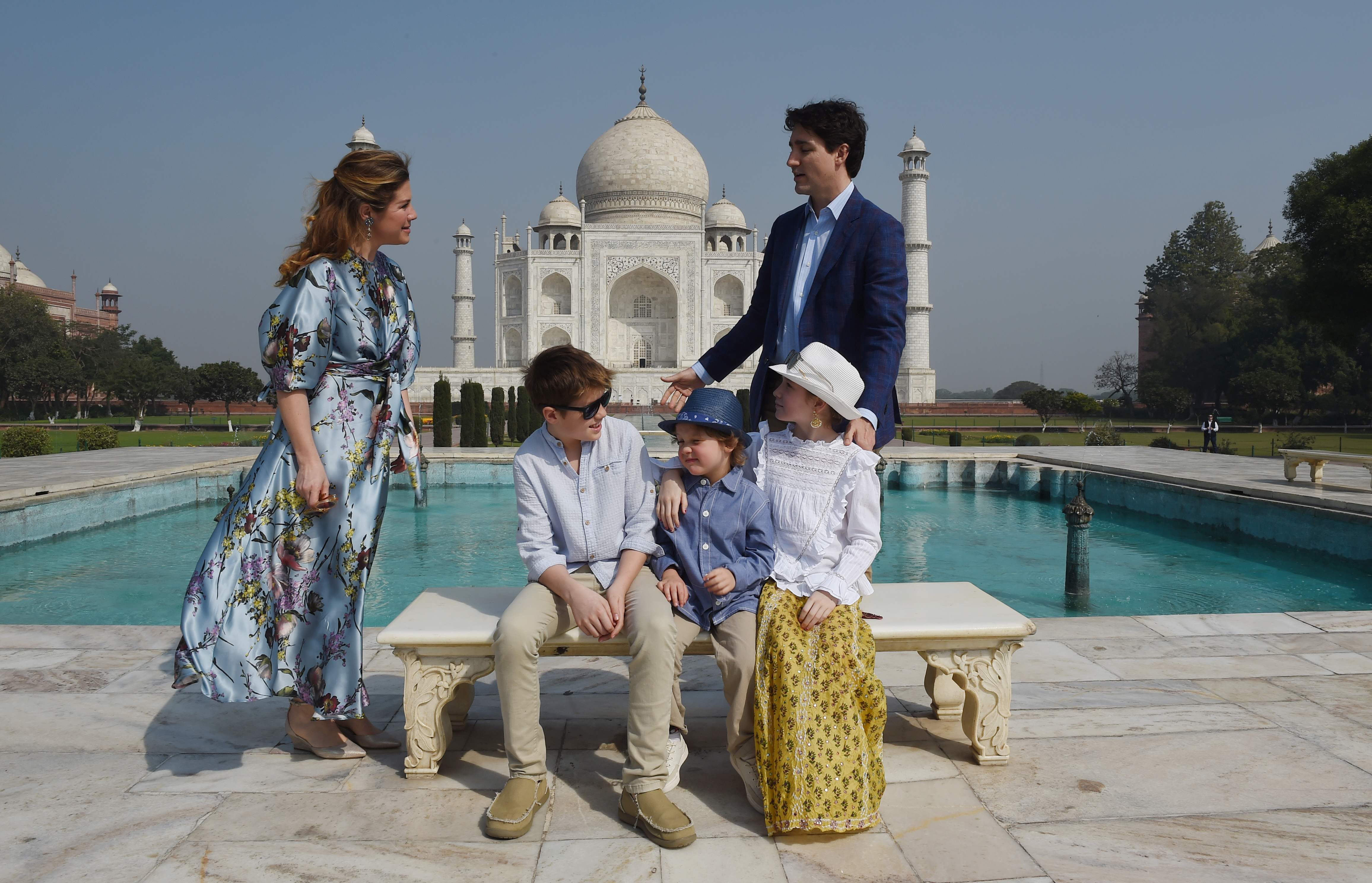 رئيس وزراء كندا  مع أسرته فى الهند