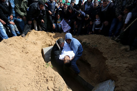 دفن شهداء غزة 