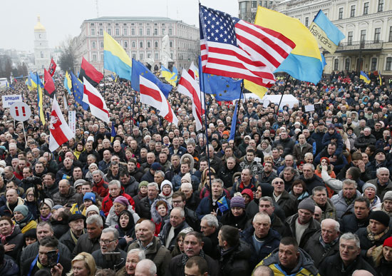 الأعلام الأوكرانية خلال التظاهرات 