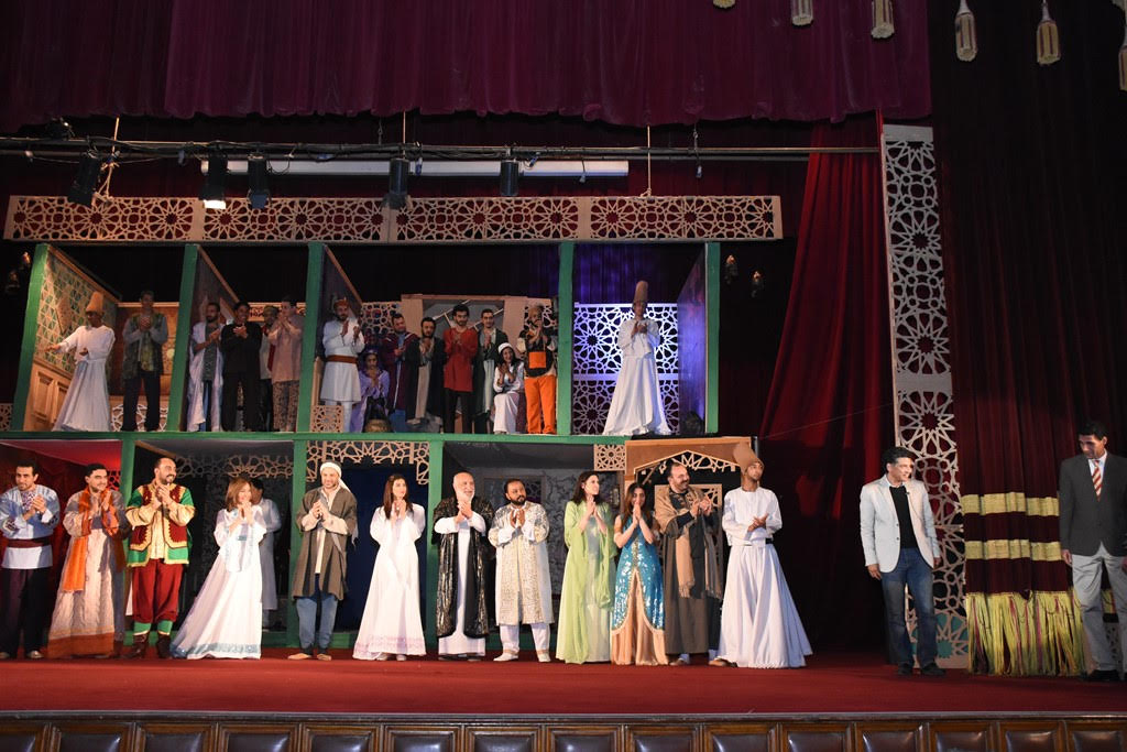 العرض المسرحي قواعد العشق الأربعون على مسرح  قاعة الإحتفالات الكبرى بجامعة القاهرة  (2)