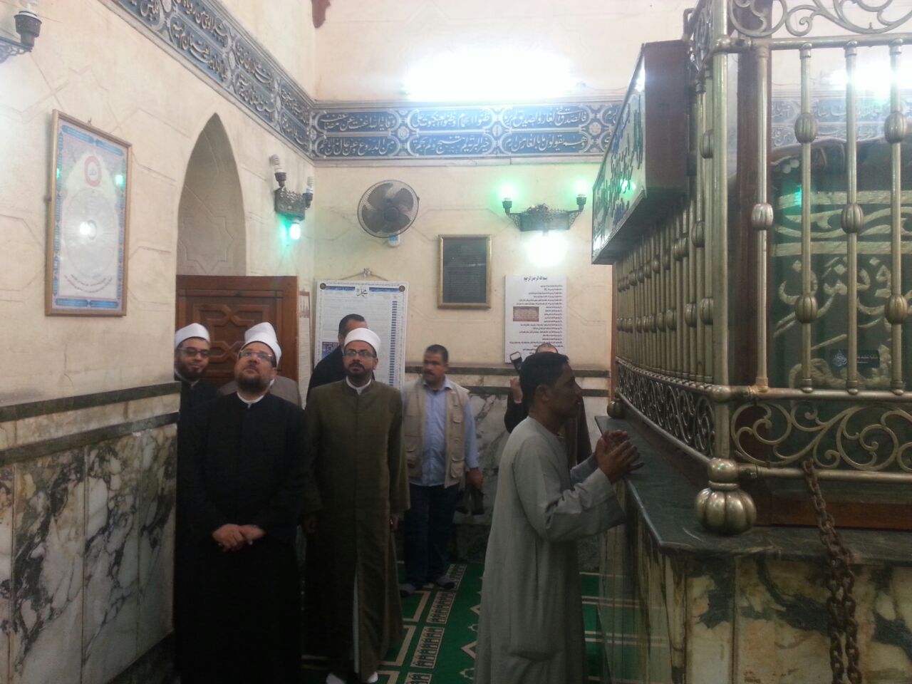 وزير الاوقاف يتفقد مسجد أبو العباس المرسى
