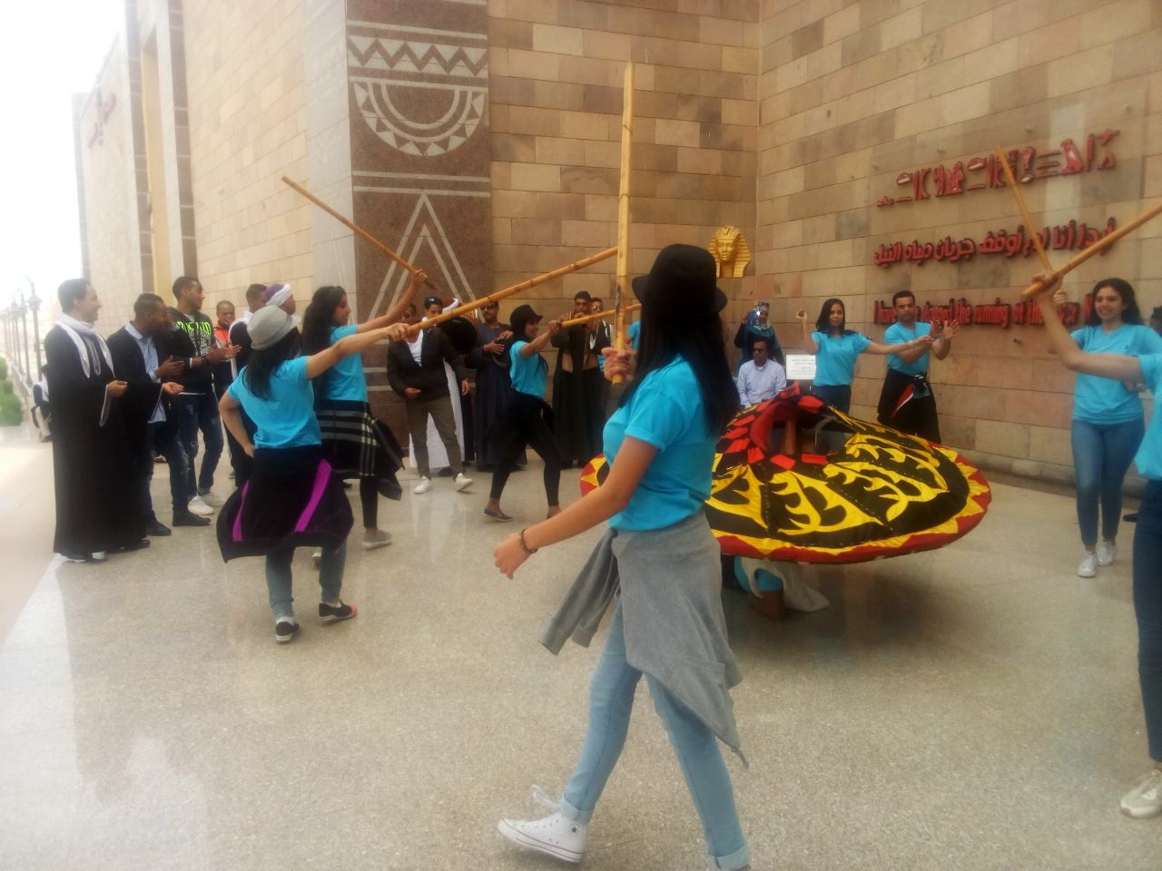 تنورة وعروض فنية لفرق أثيوبيا واليونان والهند بمهرجان أسوان للثقافة (6)