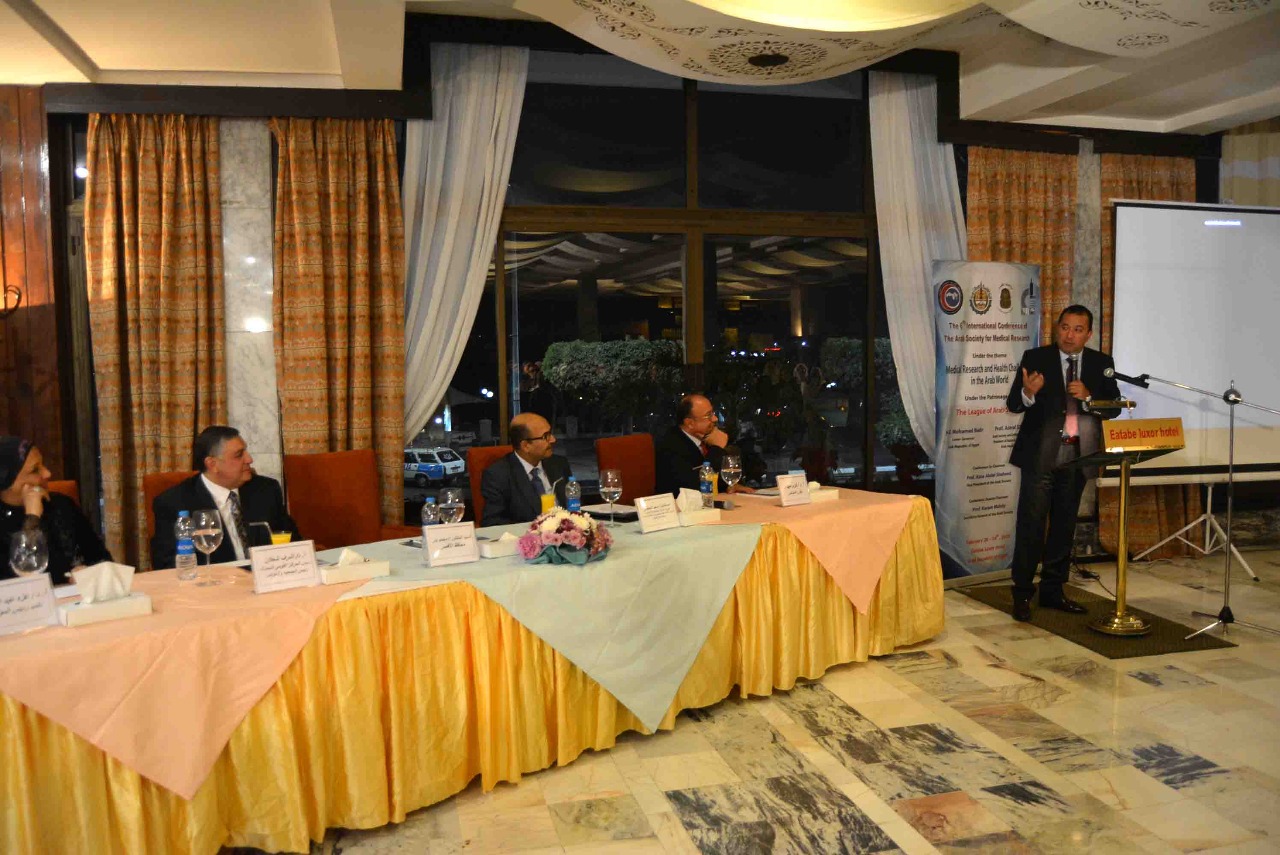 محافظ الأقصر يشارك بإفتتاح المؤتمر الدولي للجمعية العربية للبحوث الطبية (1)