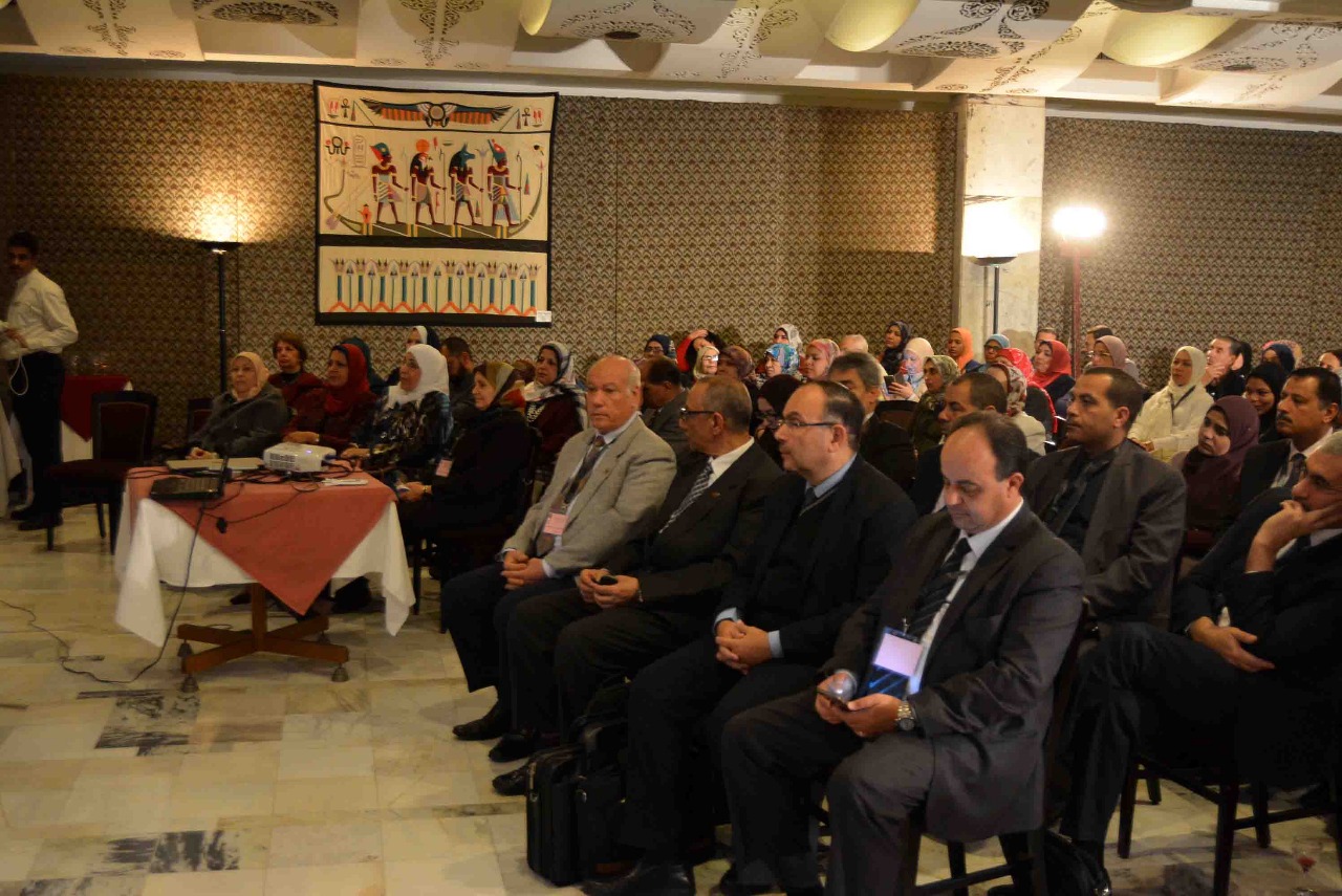 محافظ الأقصر يشارك بإفتتاح المؤتمر الدولي للجمعية العربية للبحوث الطبية (2)