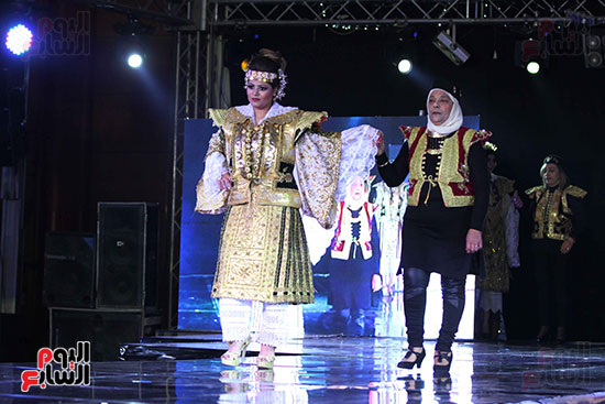 مهرجان الجمال بعروض عربية تراثية (26)