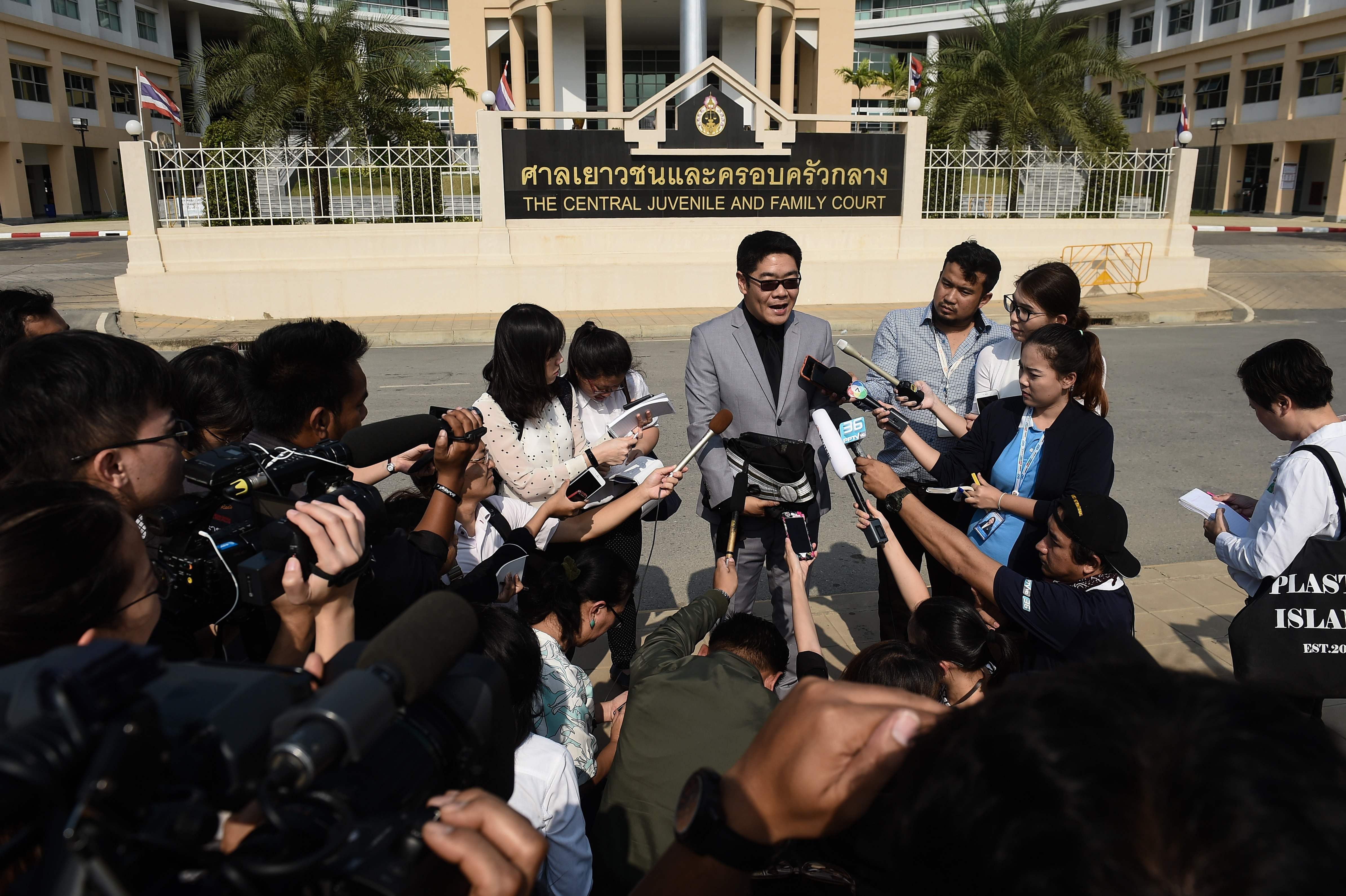 محكمة تايلاندية تقضى بوصاية أب يابانى
