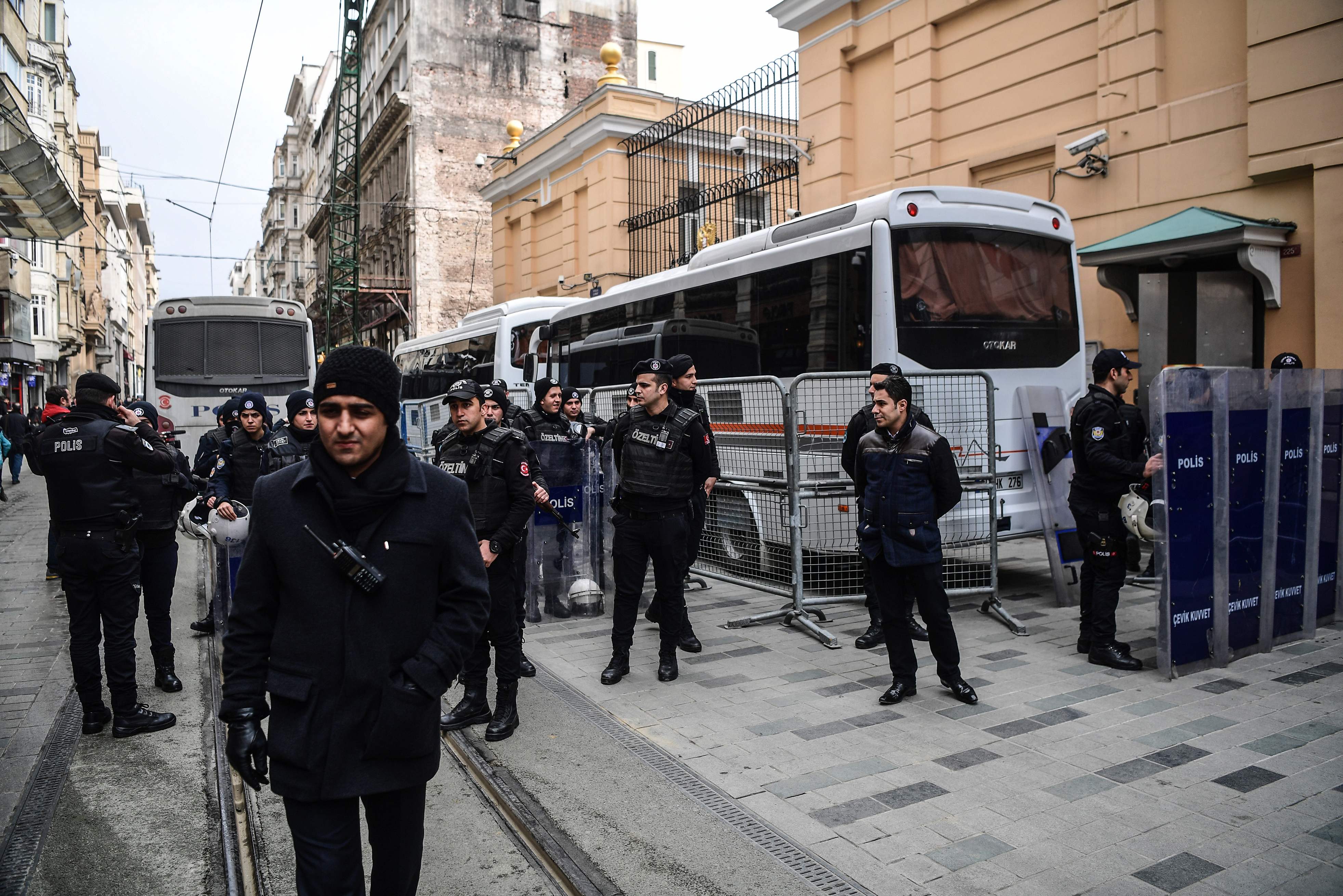 الشرطة التركية تفرق الاحتجاجات