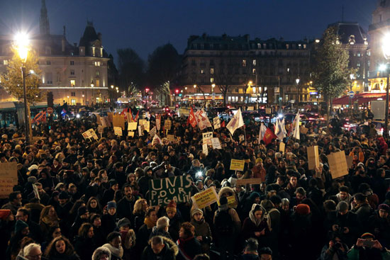 احتجاجات حاشدة فى باريس ضد مشروع قانون الهجرة الجديد