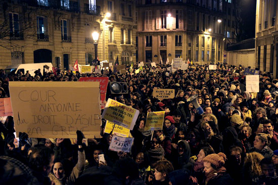 جانب من احتجاجات حاشدة فى باريس ضد مشروع قانون الهجرة الجديد