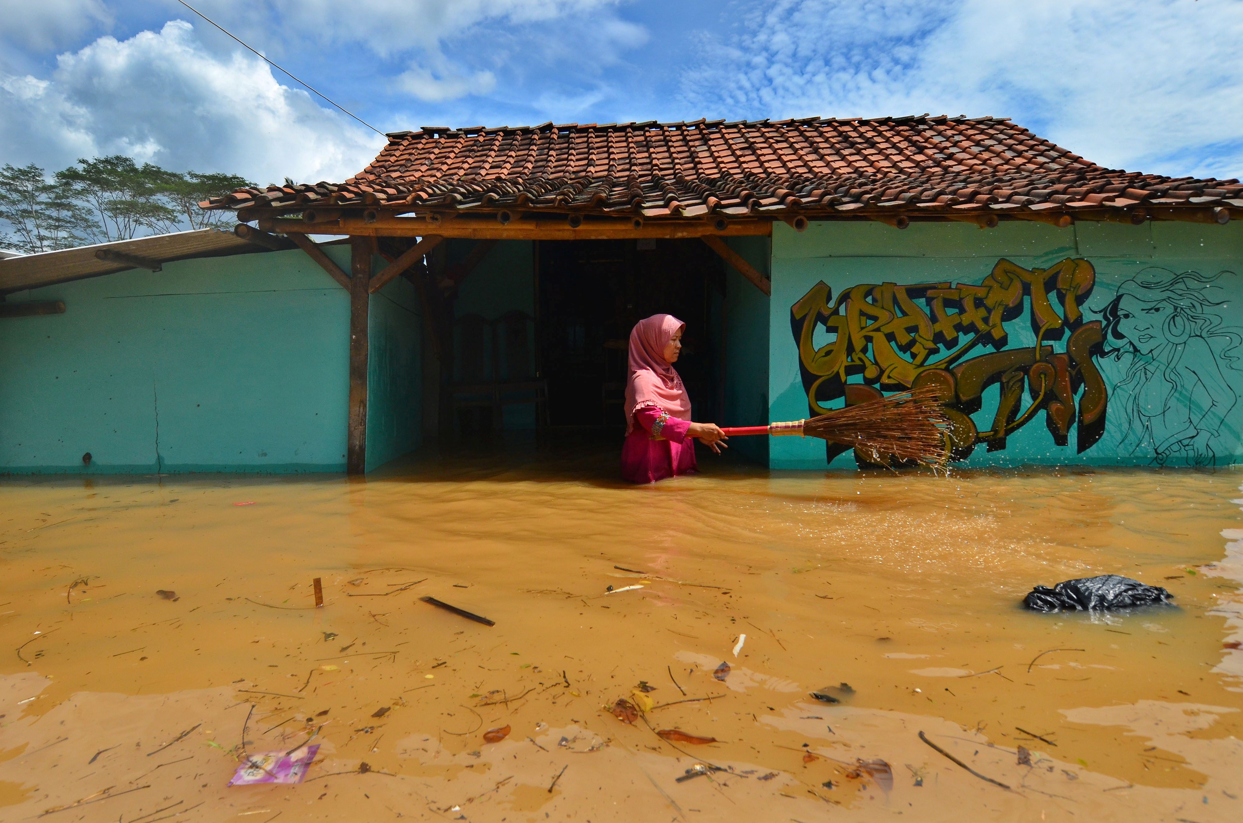 فيضانات فى إندونيسيا