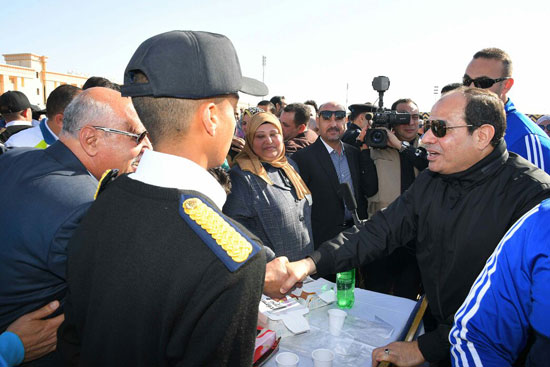 الرئيس السيسي يزور كلية الشرطة (3)