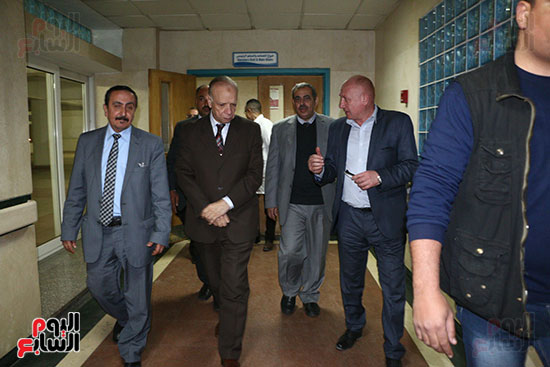 -زيارة محافظ القاهرة للمصابين  (1)
