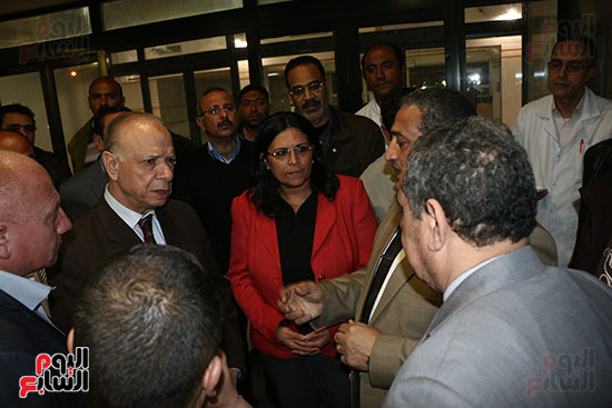 -زيارة محافظ القاهرة للمصابين  (5)