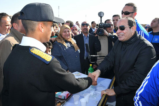 الرئيس السيسي يزور كلية الشرطة (9)