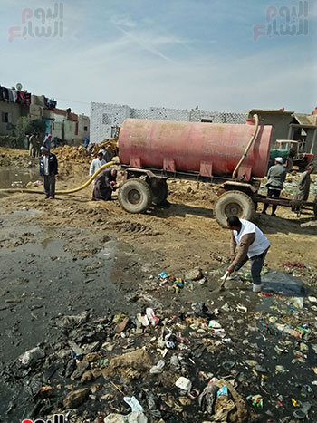 أهالى عزبة الوابور بالفيوم يطالبون بإنشاء محطة صرف صحى (4)