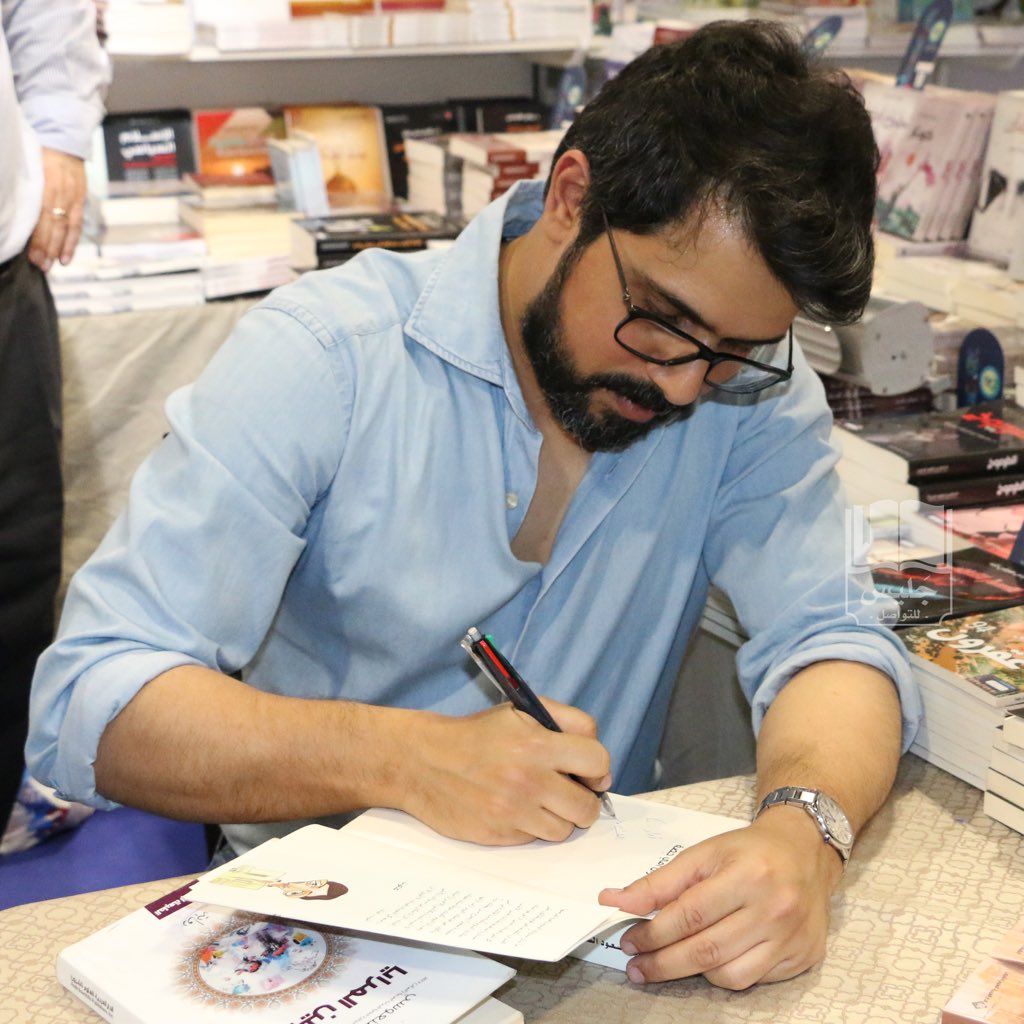 سعود السنعوسى يوقع رواياته فى معرض مسقط الدولى للكتاب (2)