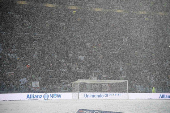 تأجيل مباراة يوفنتوس وأتالانتا بسبب الثلوج  (16)