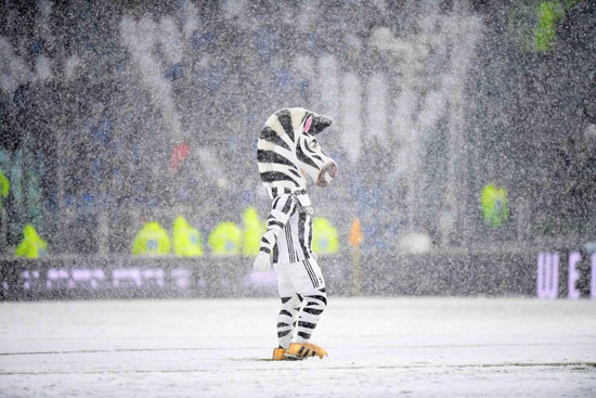 تأجيل مباراة يوفنتوس وأتالانتا بسبب الثلوج  (23)