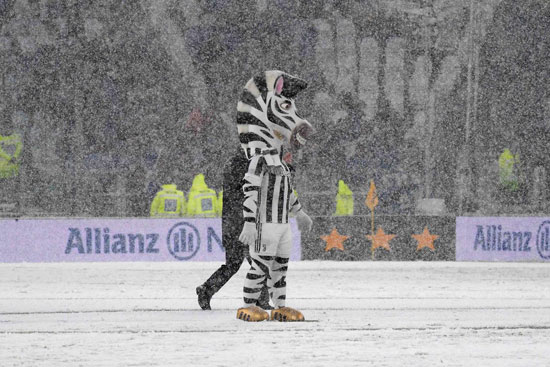 تأجيل مباراة يوفنتوس وأتالانتا بسبب الثلوج  (20)