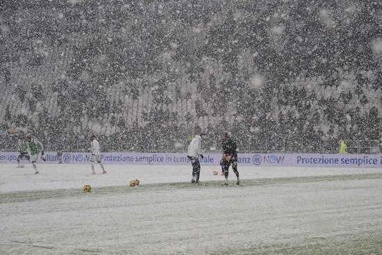 تأجيل مباراة يوفنتوس وأتالانتا بسبب الثلوج  (4)