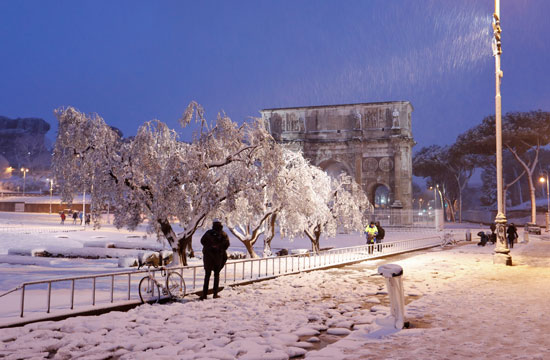 روما تتجمد بسبب الثلوج