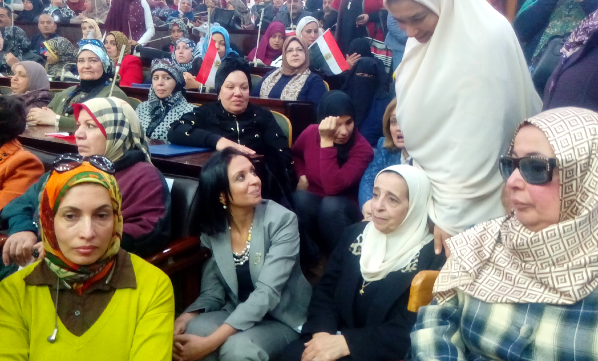 مايا مرسي وسط السيدات