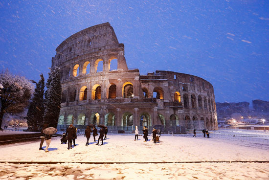 إقبال الزوار على المعالم السياحية الإيطالية رغم الثلوج