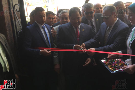 وزير الصحة خلال افتتاحه مستشفى سمنود الجديدة (1)