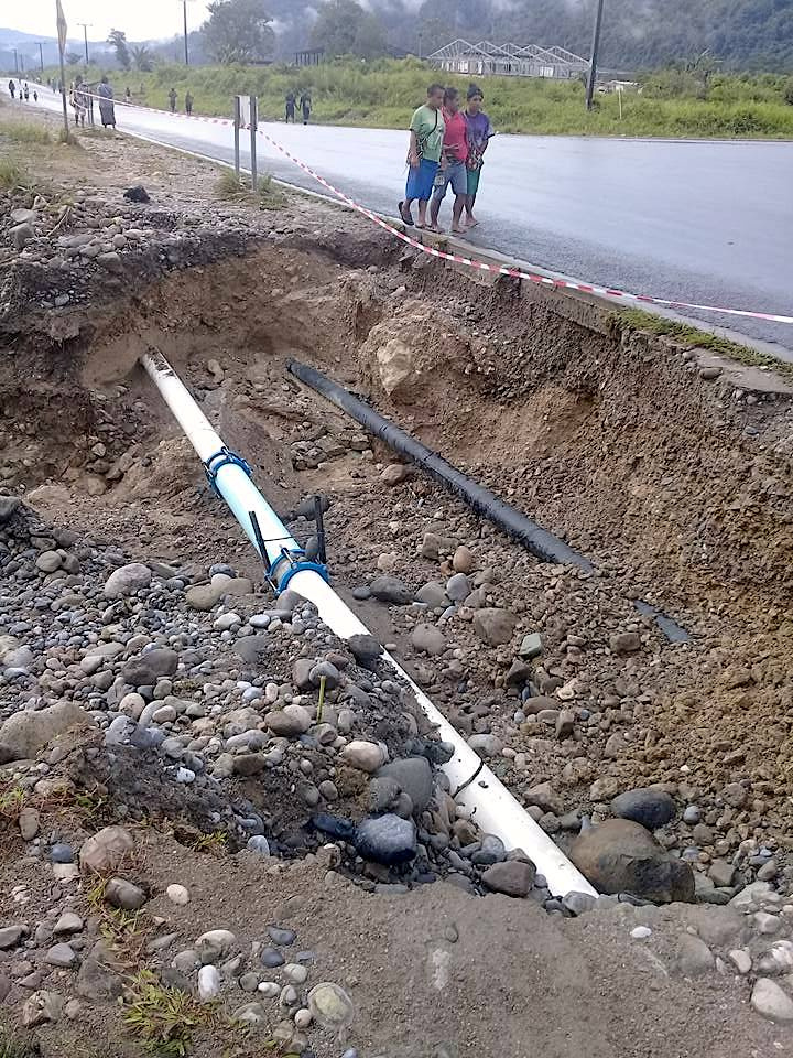انهيارات أرضية فى بابوا غينيا الجديدة بسبب زلزال