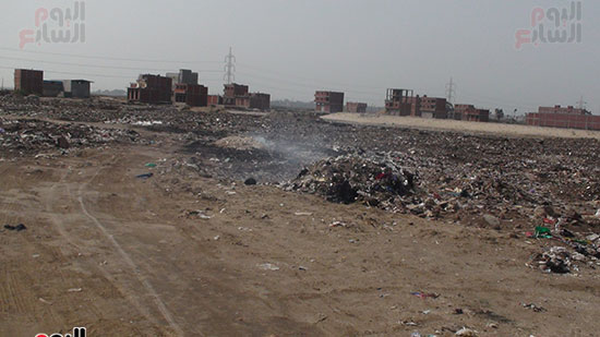القمامة-ومياه-المجارى-تحاصر-منازل-قرية-شطا-(1)