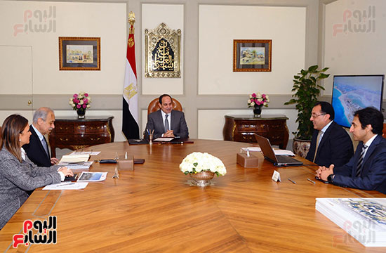 السيسى يناقش خطة تنمية غرب الجمهورية ويوجه بإزالة تعديات أراضى الدولة بمطروح (1)