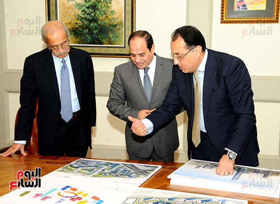 السيسى يناقش خطة تنمية غرب الجمهورية ويوجه بإزالة تعديات أراضى الدولة بمطروح (3)