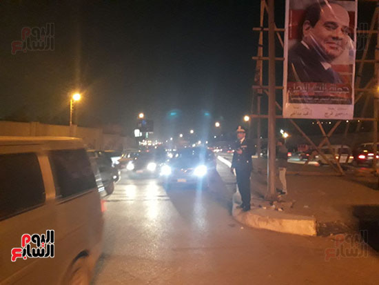 مرور القاهرة يعزز من انتشار القوات لتأمين احتفالات مولد السيدة نفيسة (1)