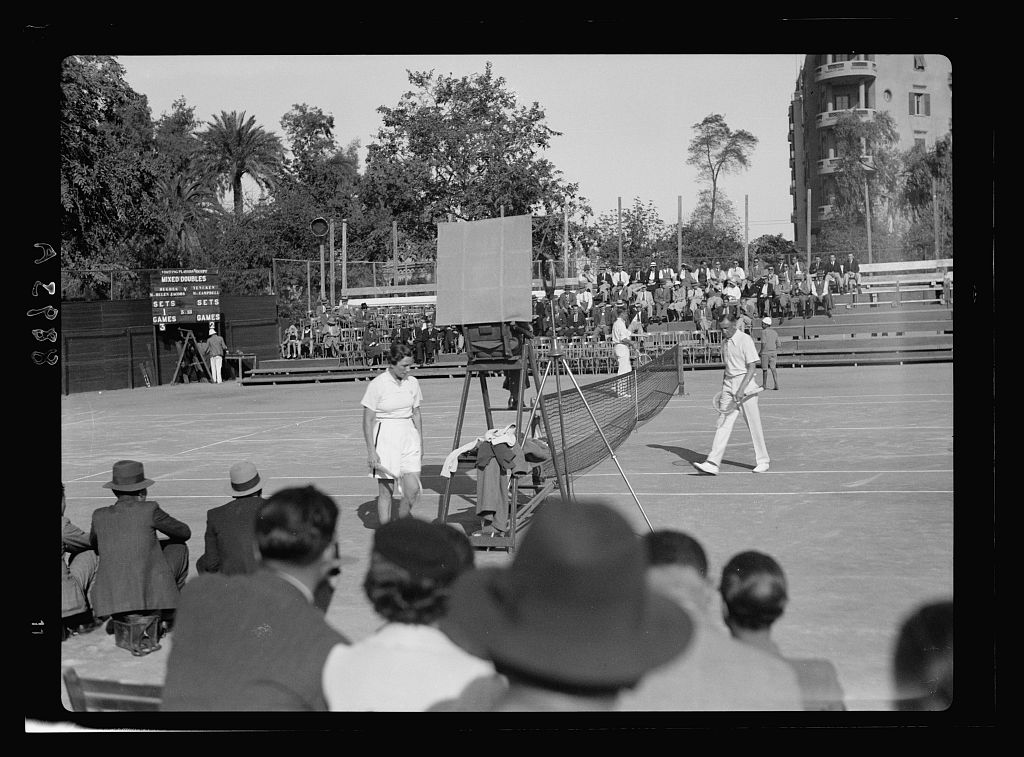 ساحات التنس داخل نادى الجزيرة