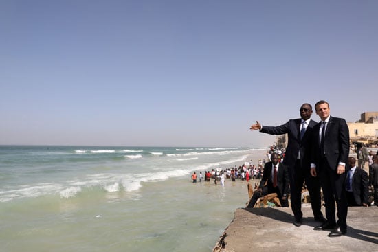  تواجد الرئيس الفرنسى ونظيره السنغالى على البحر 