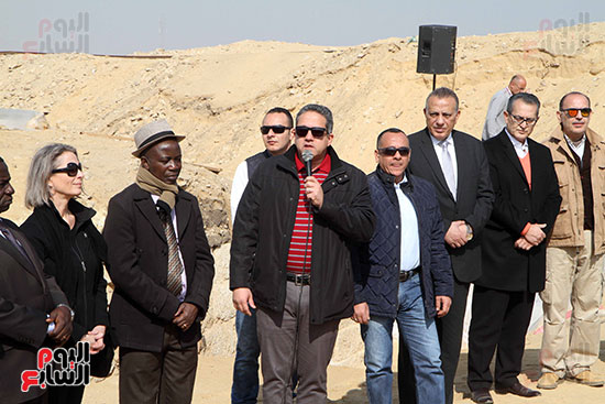 الاعلان عن اكتشاف مقبره السيده حتبت بمنطقه اهرامات الجيزه‎ (6)